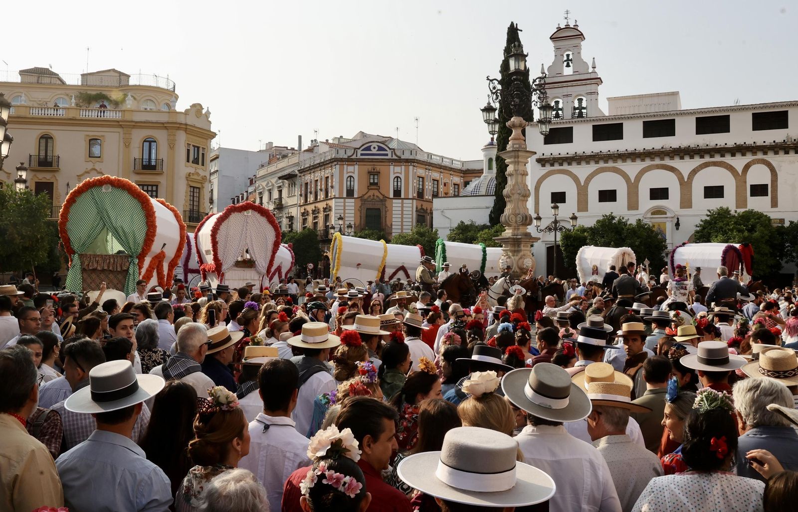 Las mejores fotos de la salida de la Hermandad de Sevilla hacia el Rocío