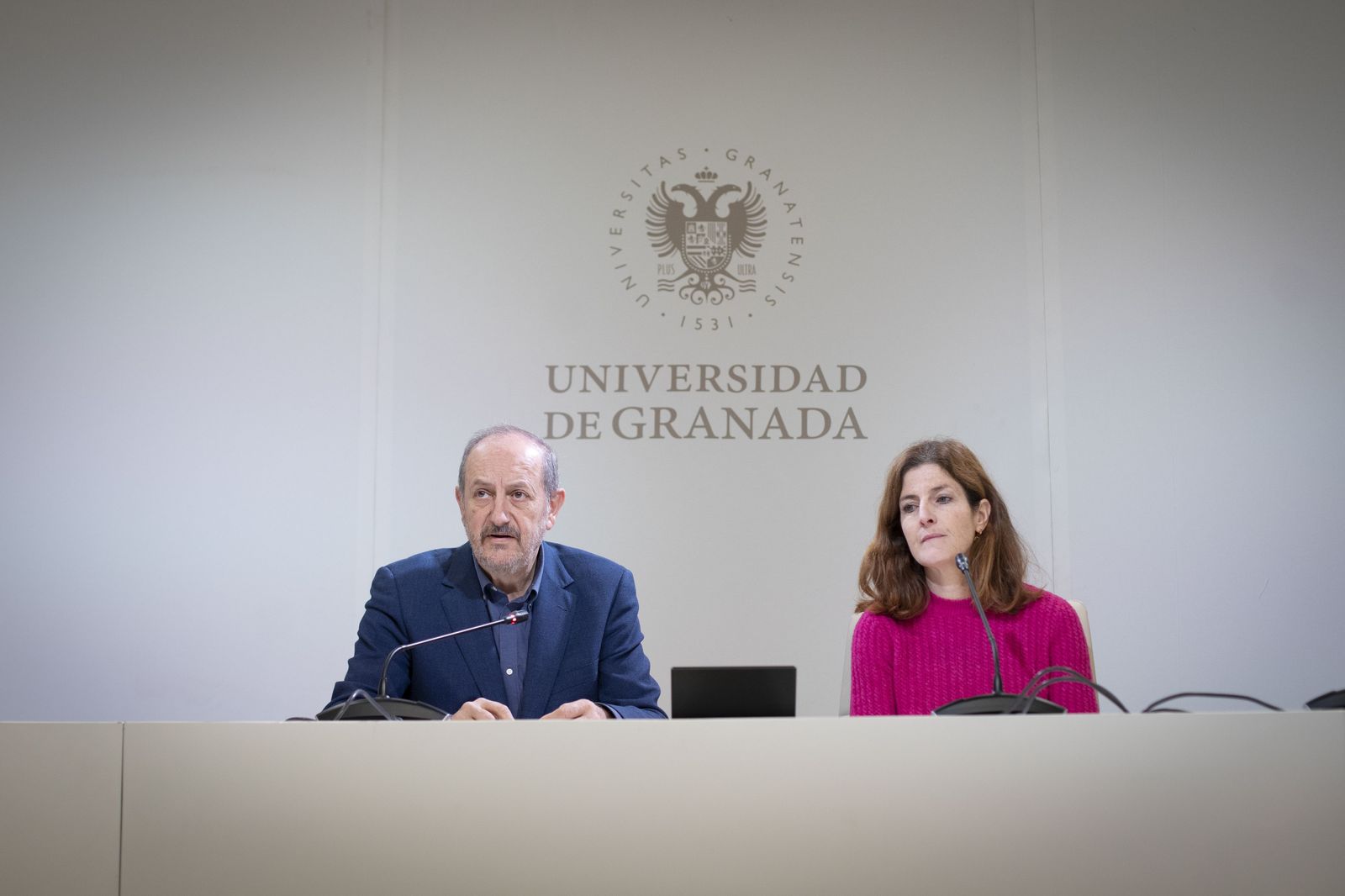 Freire y Olea durante la presentación del estudio.