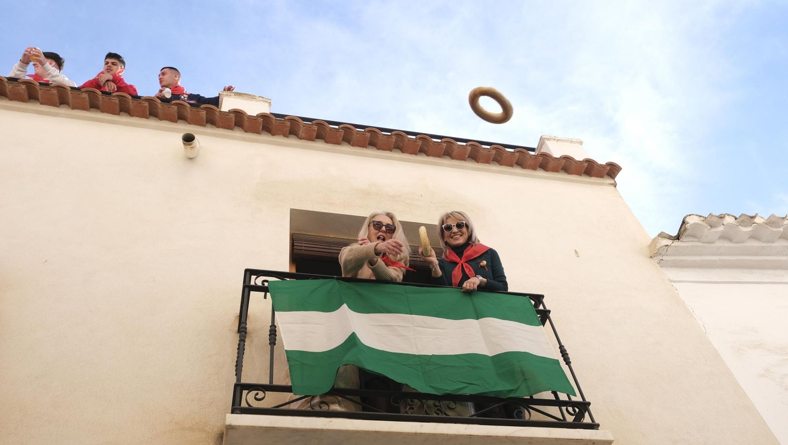 Procesión de San Sebastián y tirada de roscos en Lubrín, en imágenes