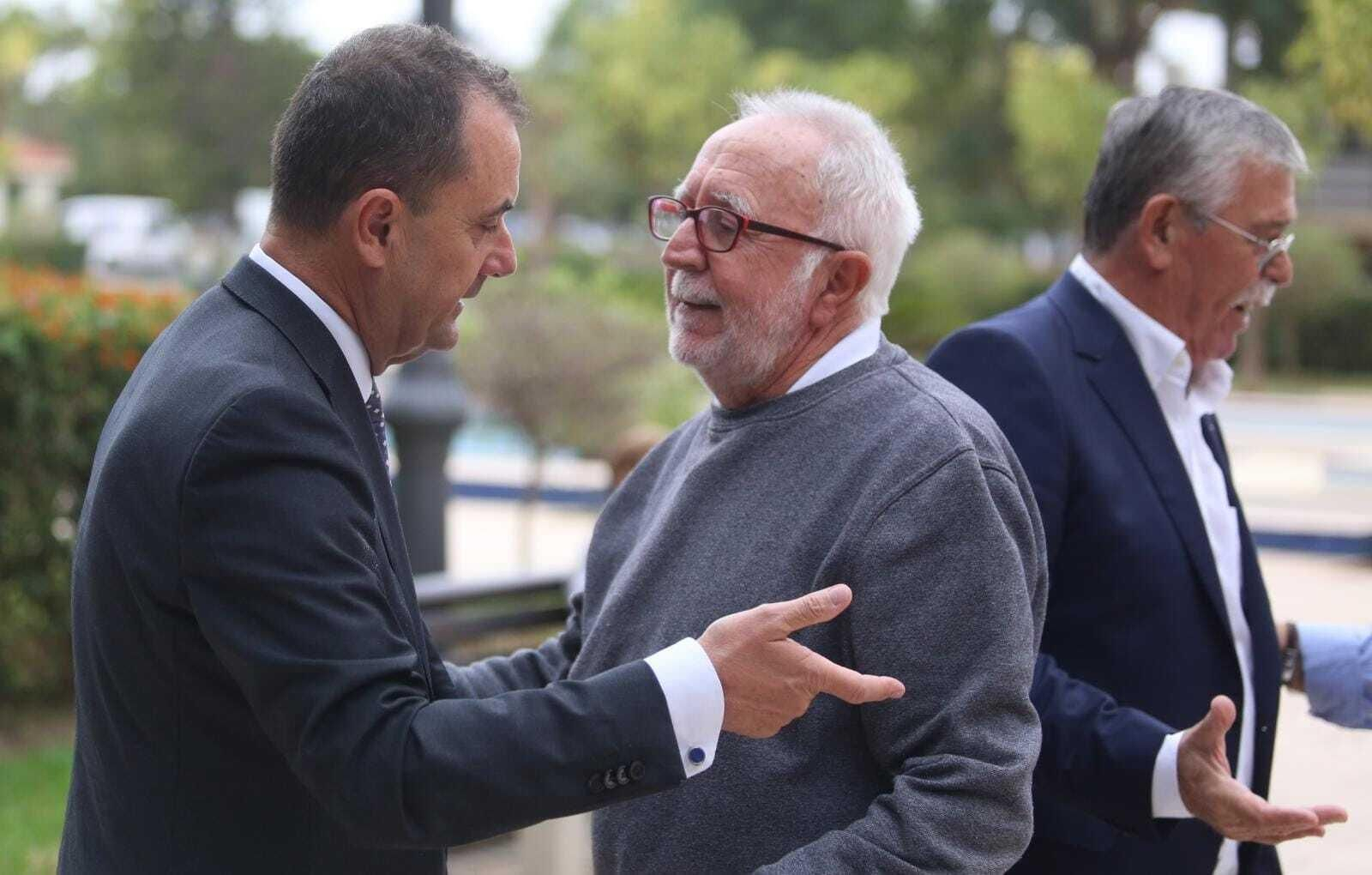 Masivo y emotivo último adiós a José María Martín Urbano