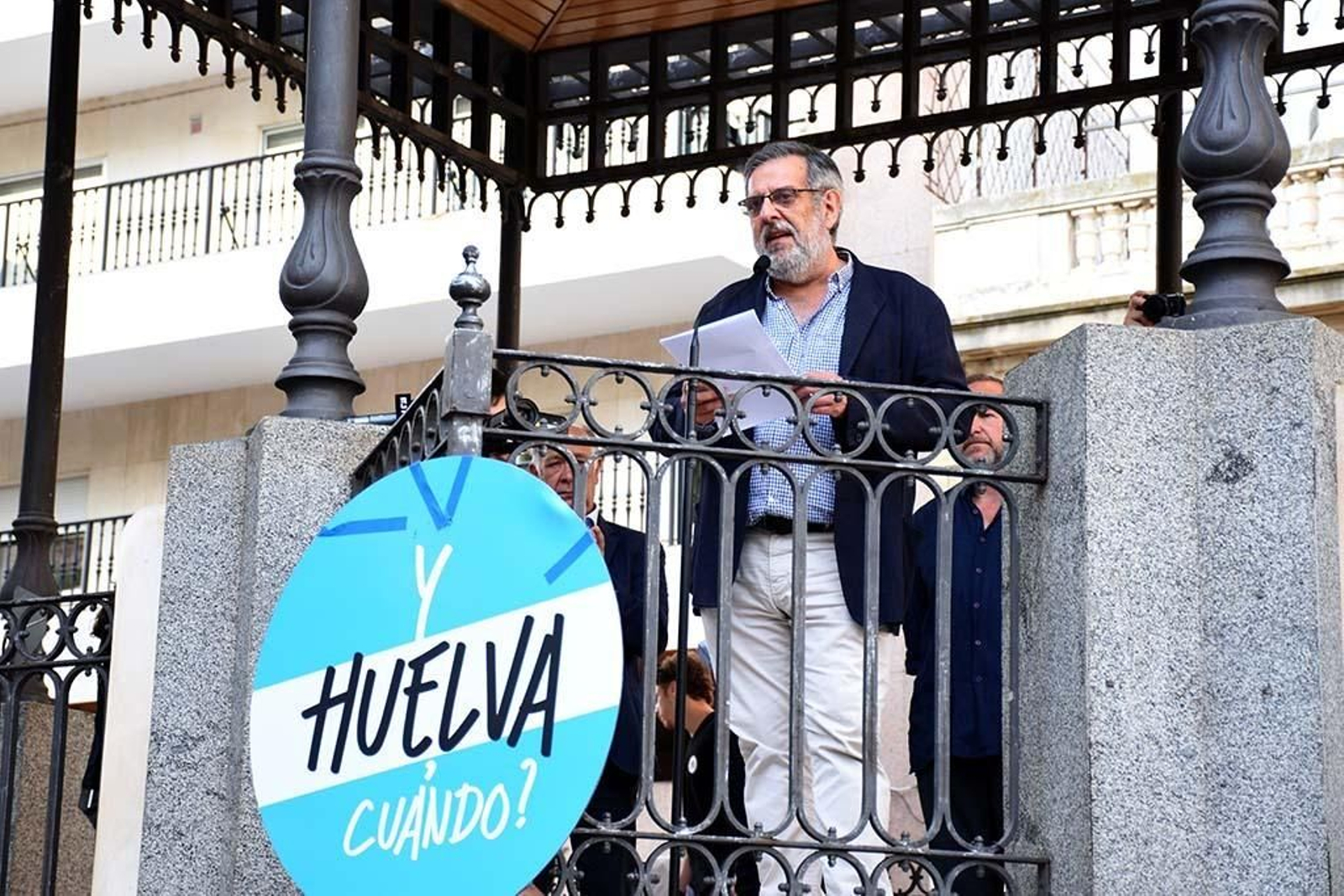 Imágenes de la concentración por las infraestructuras para Huelva