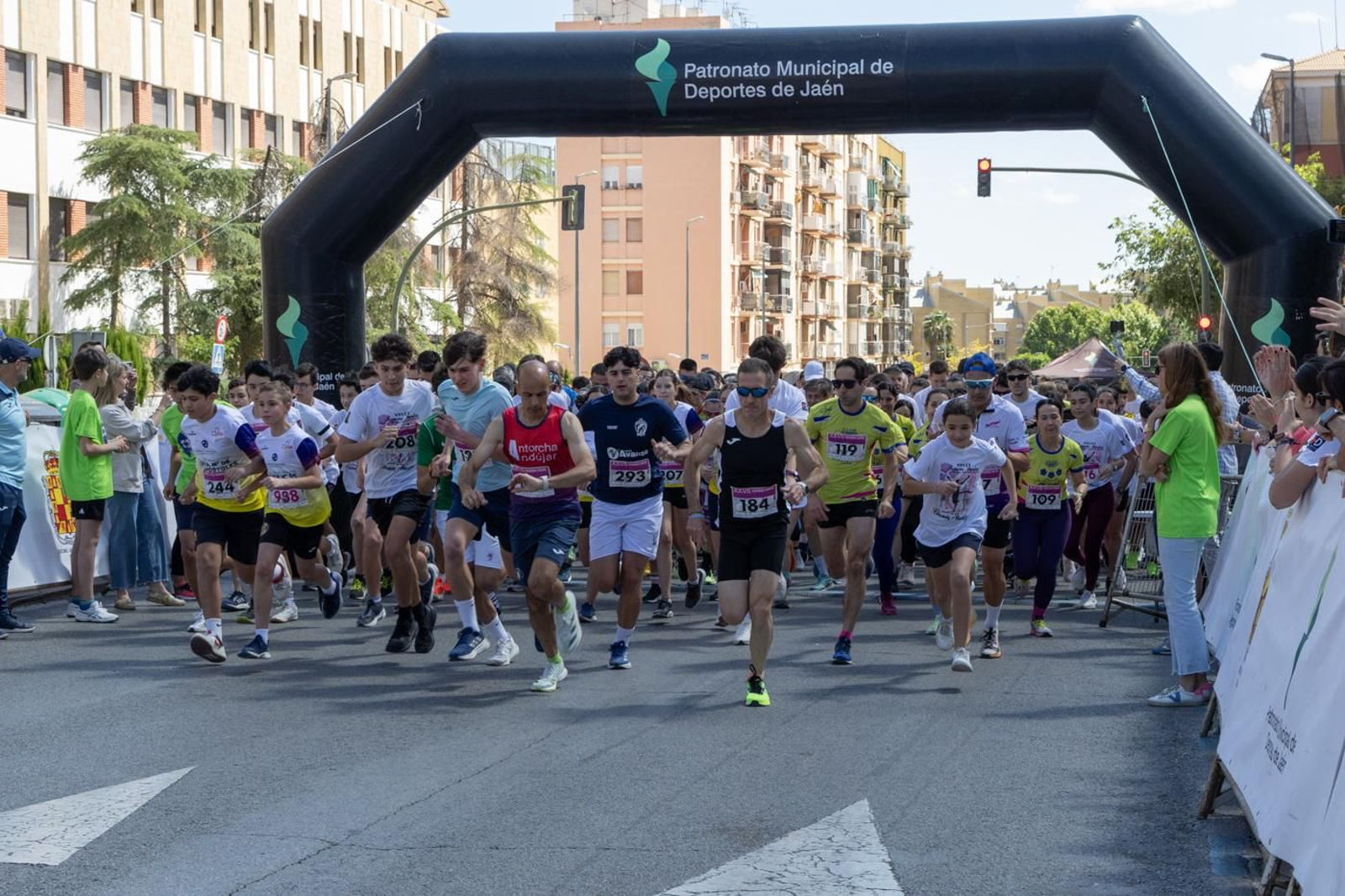 En imágenes: Éxito de participación en la  XXVII Carrera Popular 'Educación por el Deporte'  de Maristas