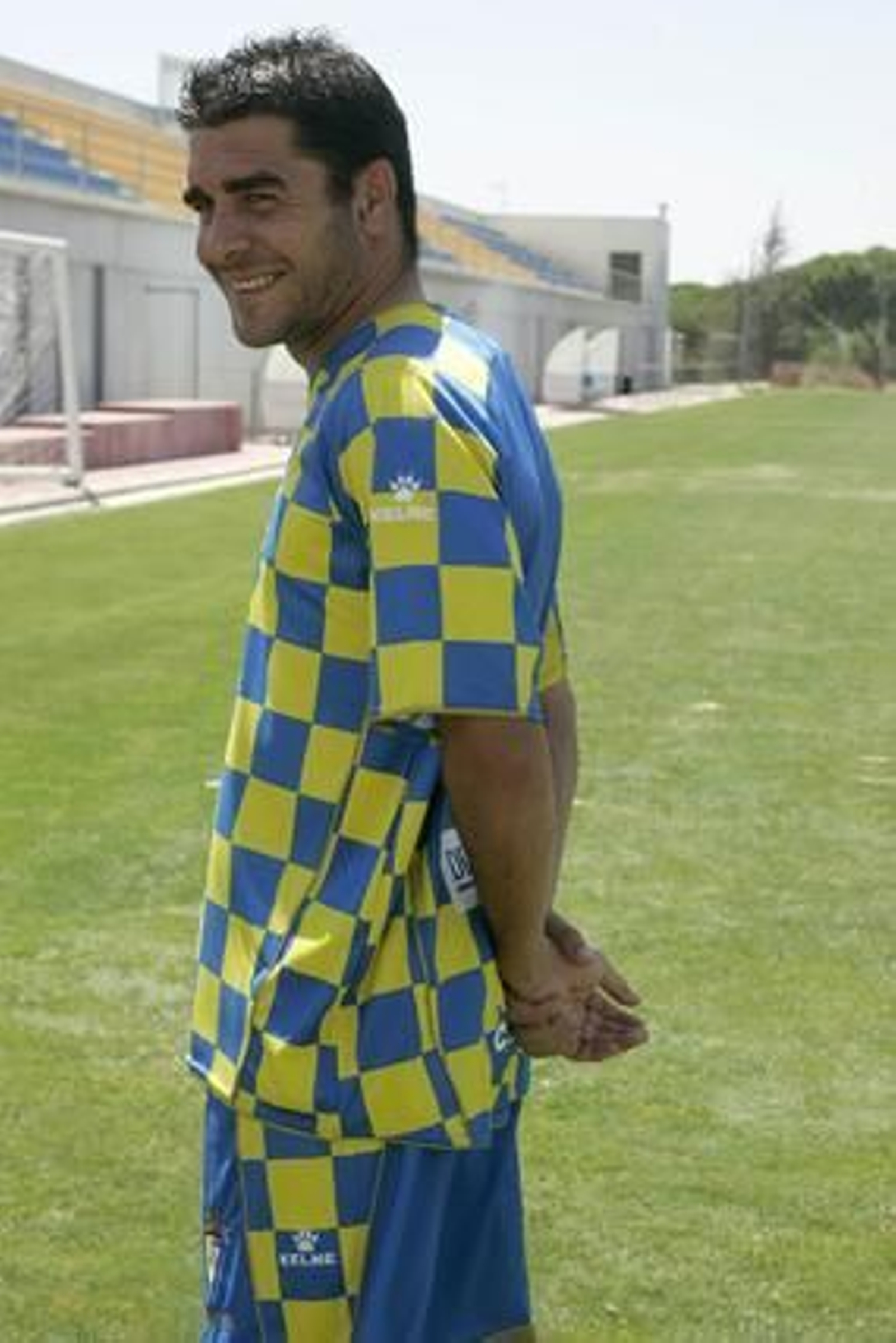 Enrique posó con la camiseta más llamativa. 

Foto: Jesus Marin