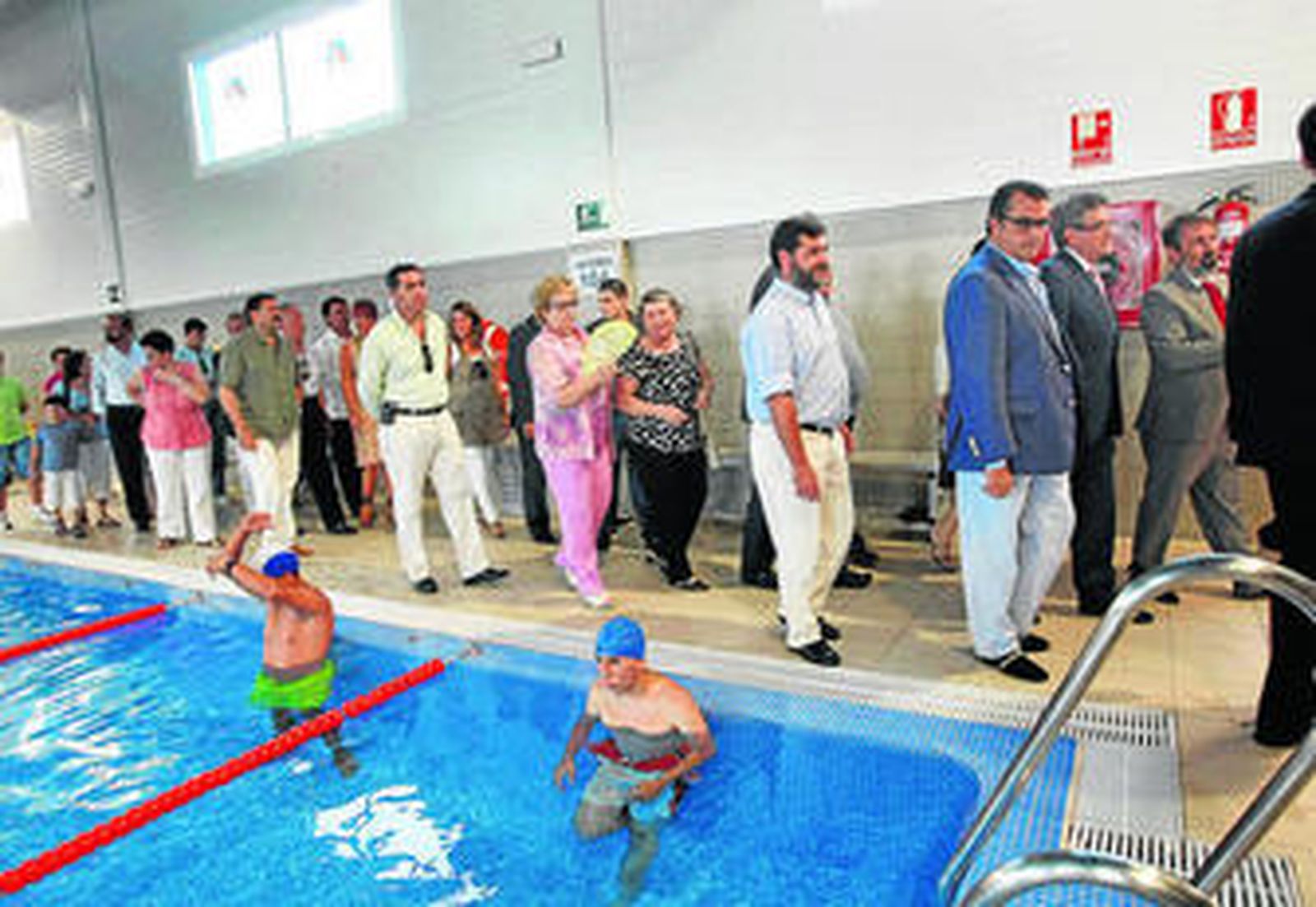 Políticos, autoridades y miembros de Afanas, inauguraron el complejo deportivo en Las Arenillas.