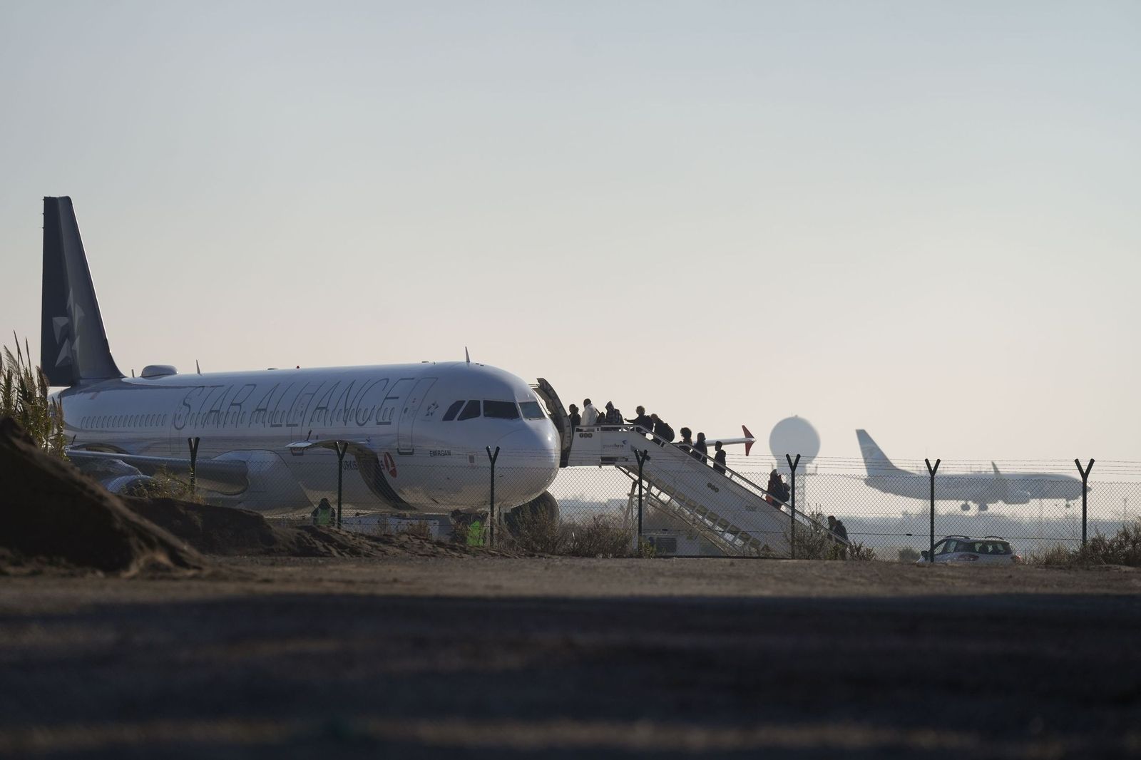 Un avión aterriza de emergencia en El Prat