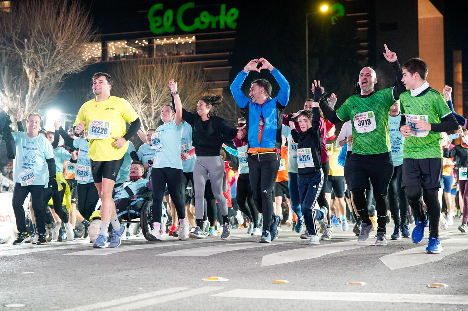 En imágenes: búscate en tu llegada a meta de la Carrera de San Antón 2026 (17)