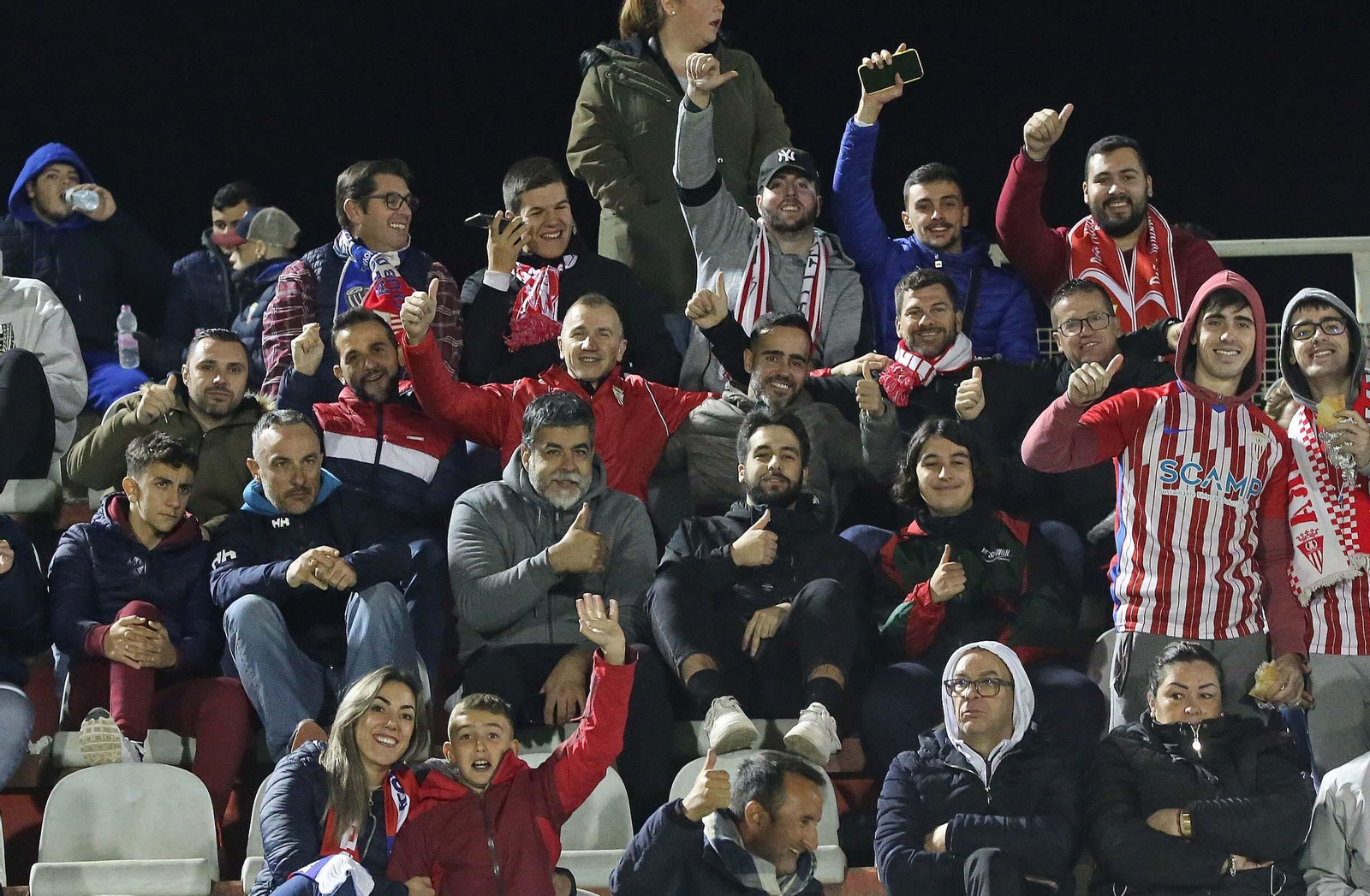 Búscate en el Nuevo Mirador durante el Algeciras - Atlético de Madrid B