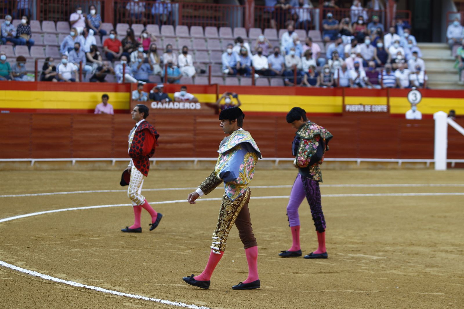 Fotogalería corrida de toros. Cayetano Rivera, Paco Ureña y Roca Rey. Roquetas de Mar.