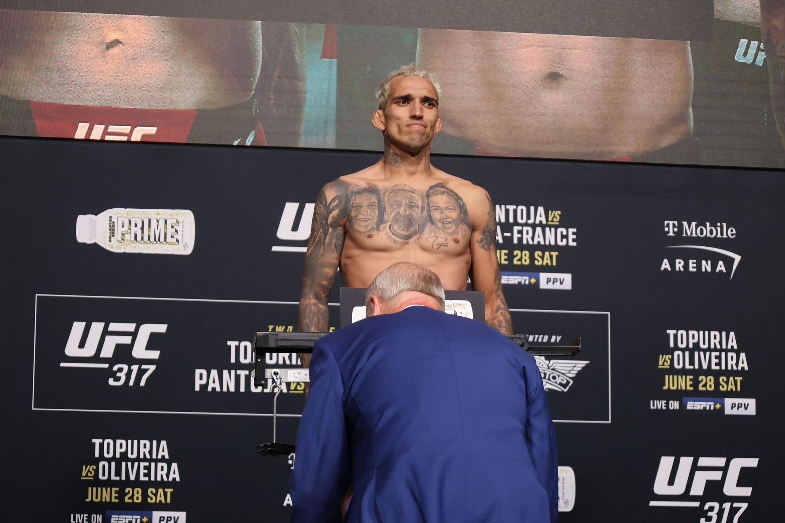 Las fotos del triunfo de Topuria ante Oliveira