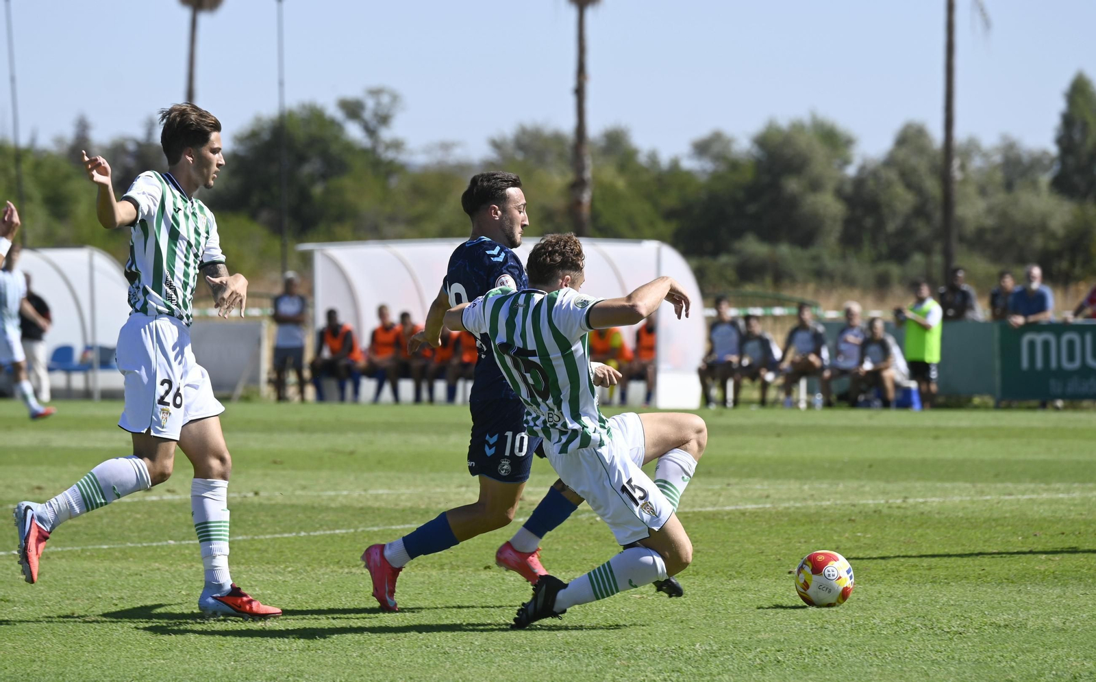 Las mejores fotos de la victoria del Córdoba B ante la Balompédica Linense