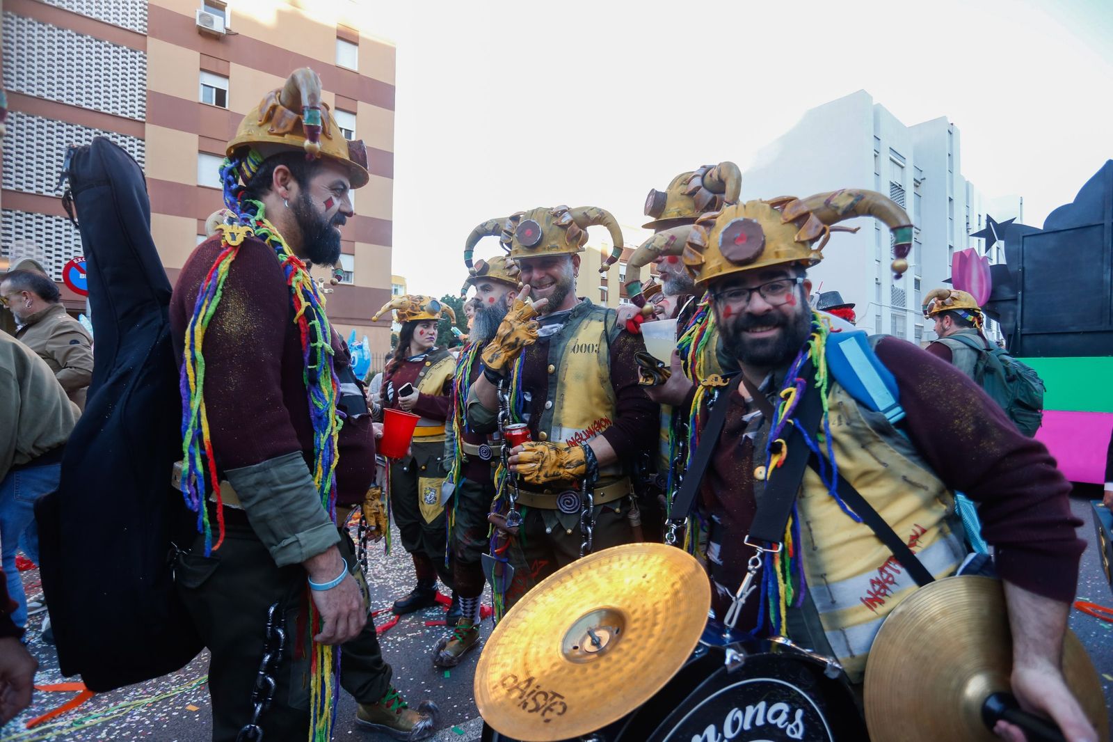 Búscate en las fotos de la cabalgata del Carnaval de Algeciras 2026