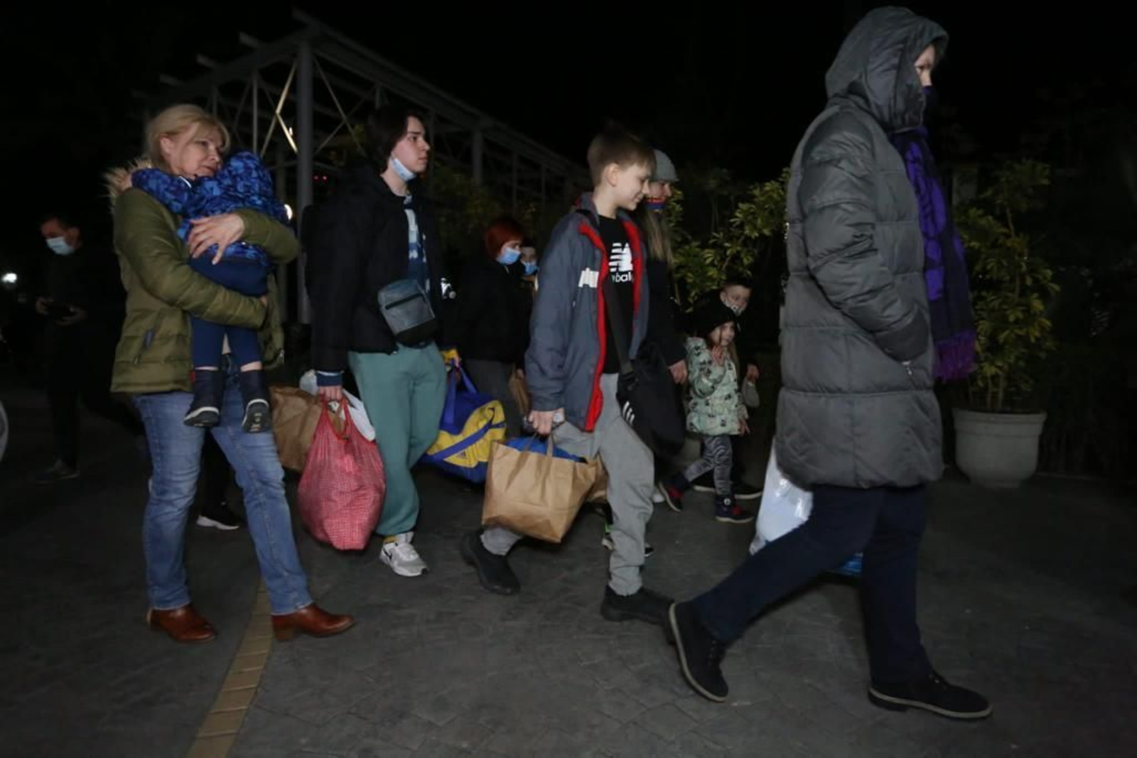La llegada a Málaga del autobús con 47 ucranianos, en fotos