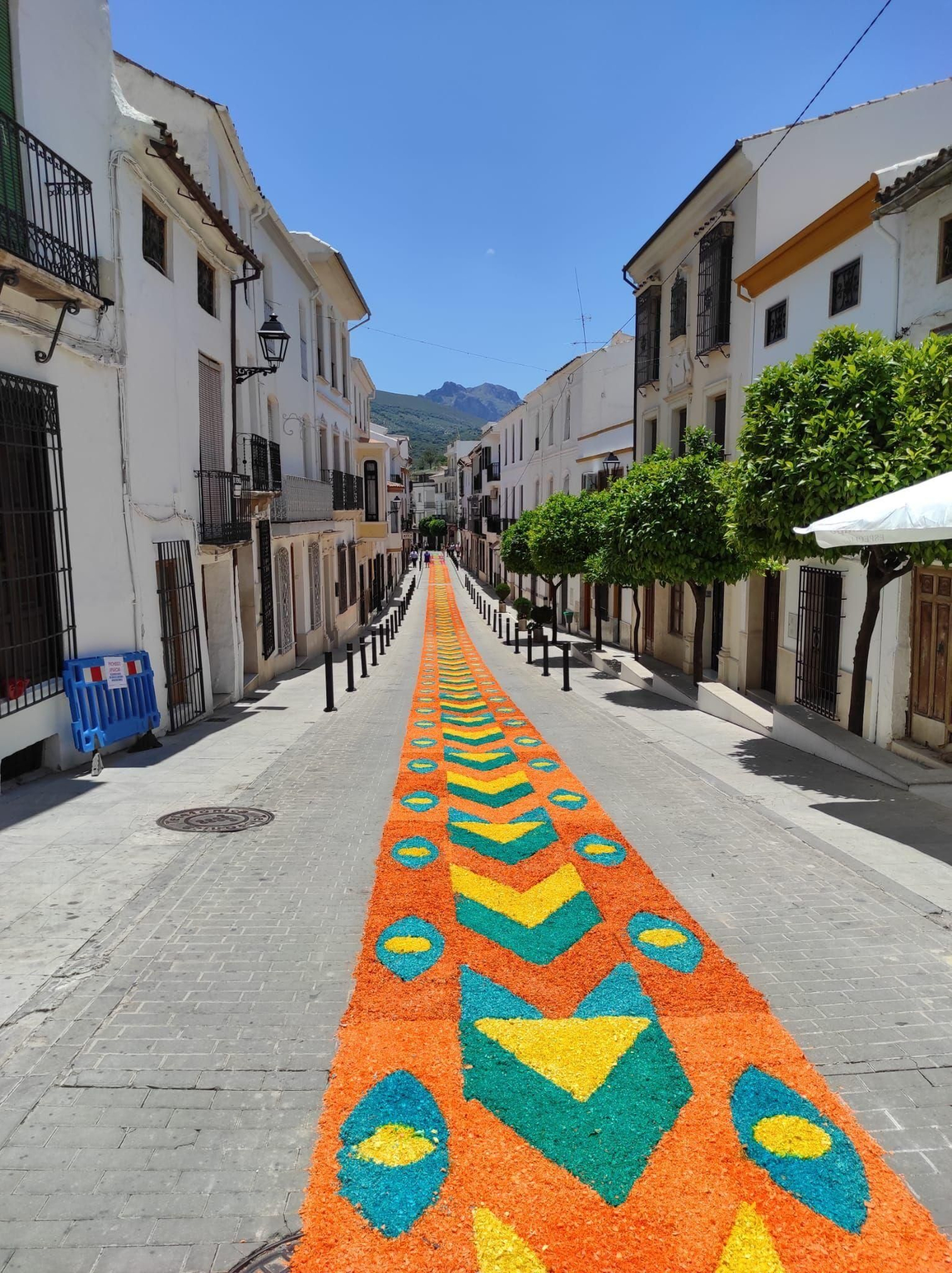 Un recorrido en imágenes por las coloridas alfombras del Corpus en Valenzuela, Belmez y Carcabuey