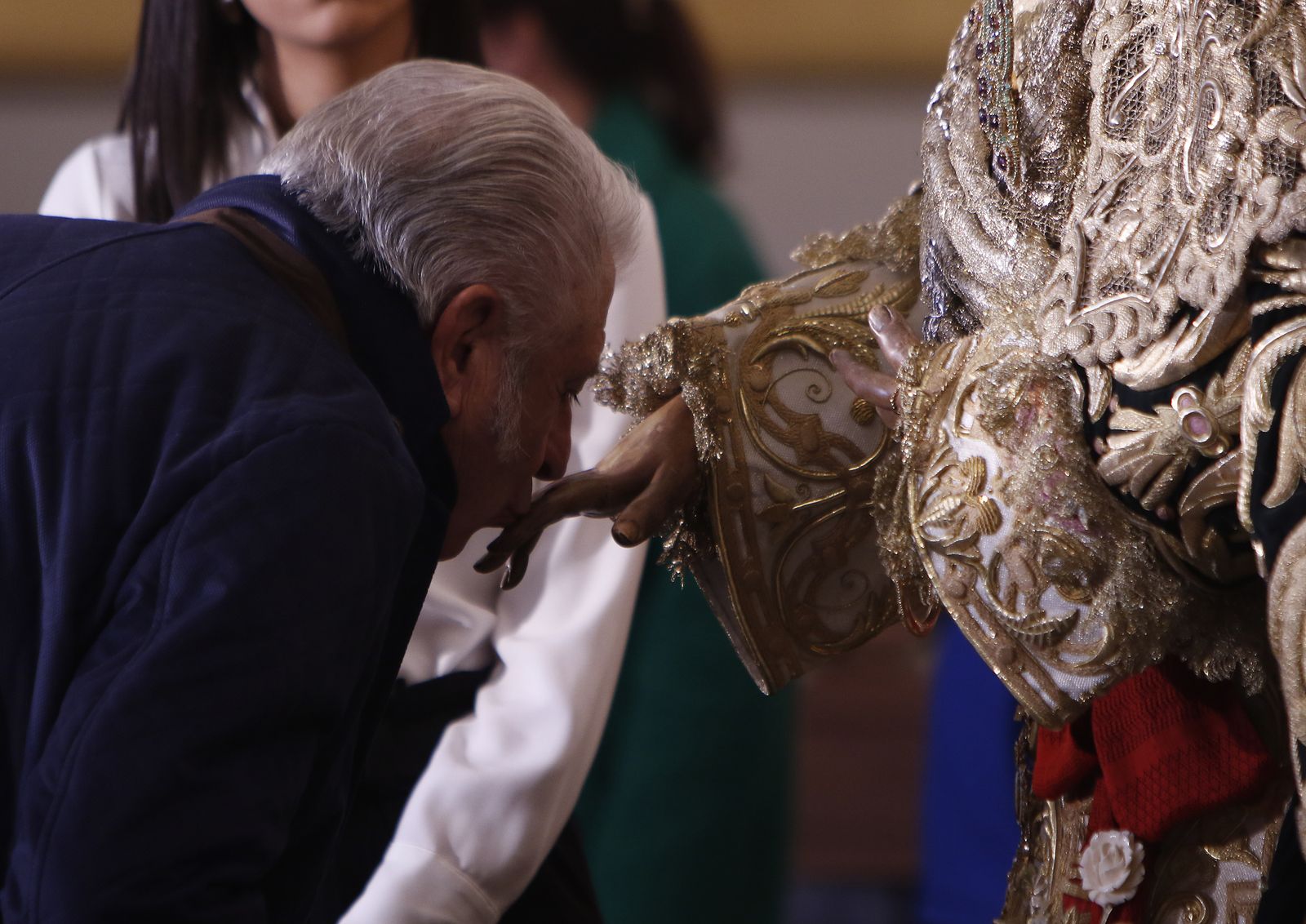 Besamanos de Esperanza de Triana y Macarena