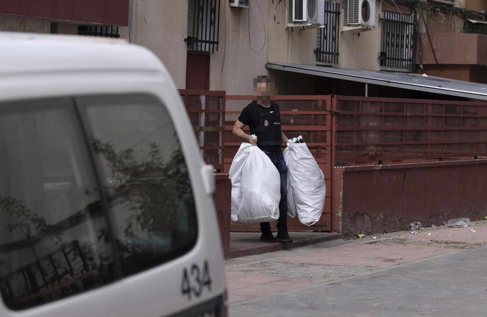 Batida contra la marihuana en el Polígono Norte, todas las fotos