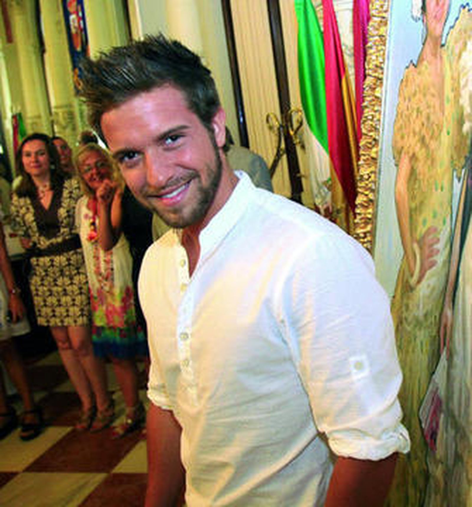 El alcalde de Málaga, Francisco de la Torre, junto al cantante Pablo Alborán pregonero de la Feria de Málaga 2011.