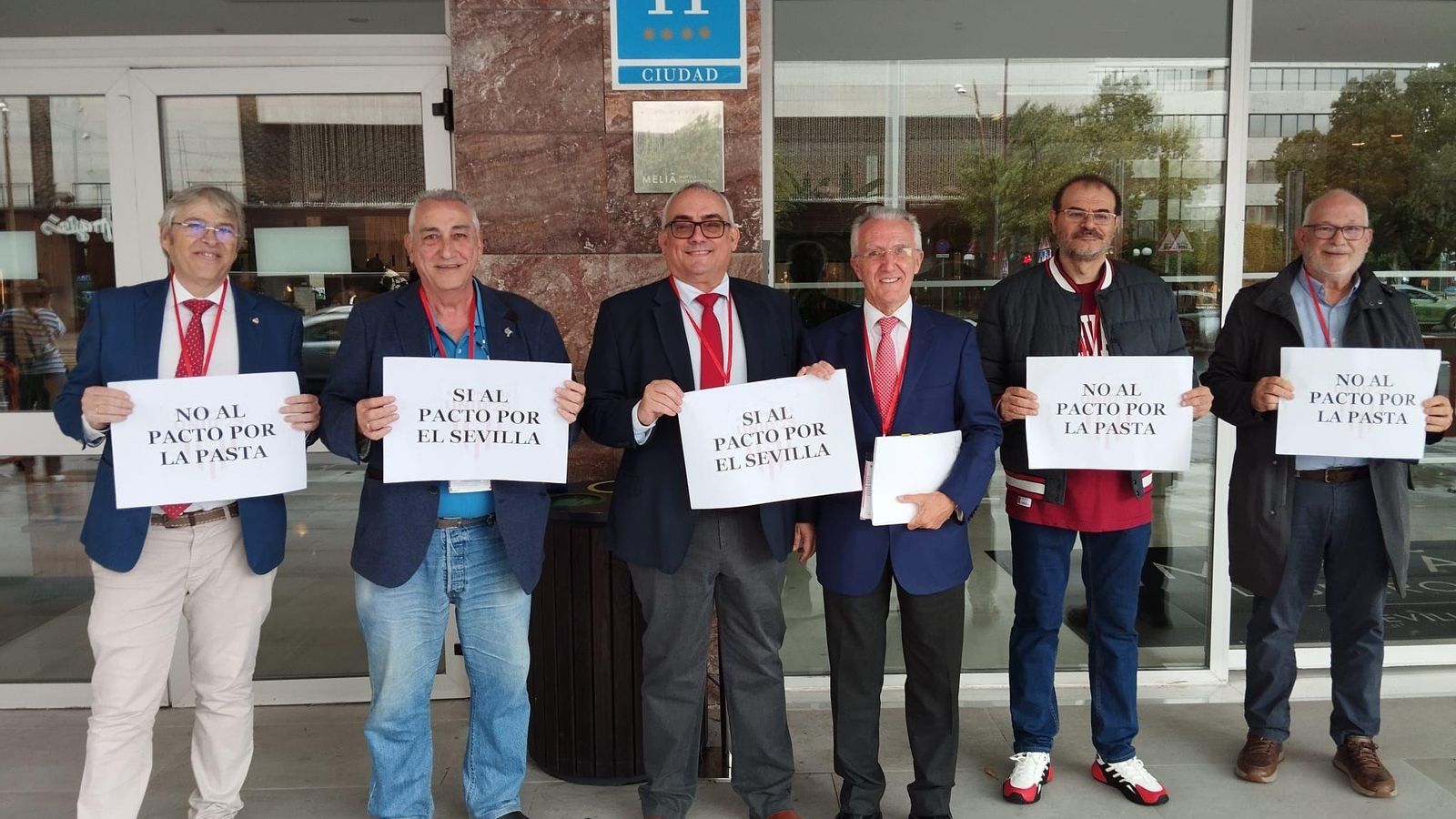 Junta Directiva de Accionistas Unidos, tras la última asamblea celebrada el pasado día 20.