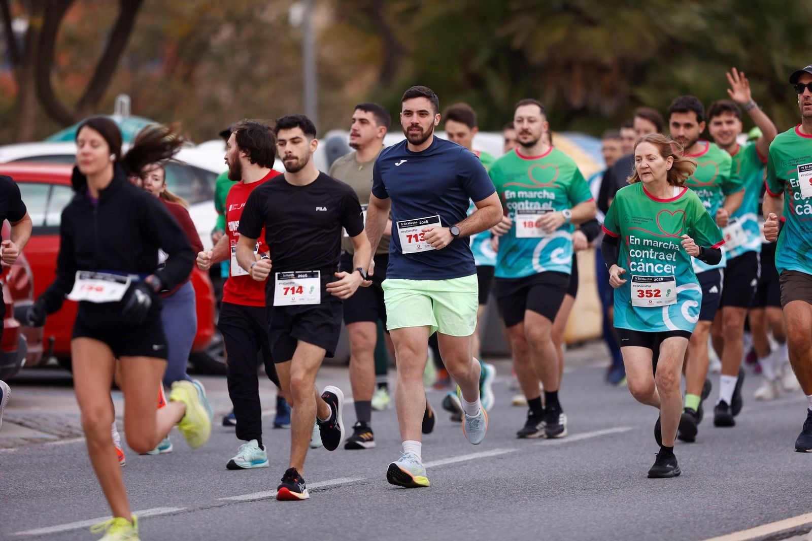 Búscate en las fotos de la Carrera contra el cáncer en Málaga