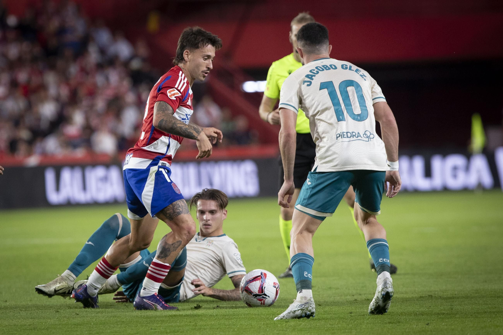 Las fotos del Granada - Córdoba CF en Los Cármenes