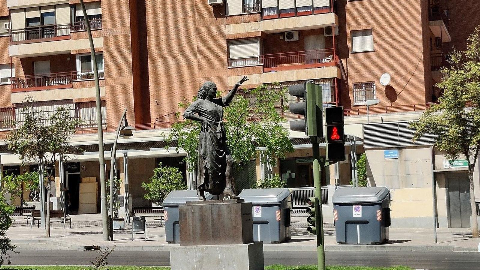 Monumento a Manuela Méndez Sánchez, 'La Chati.