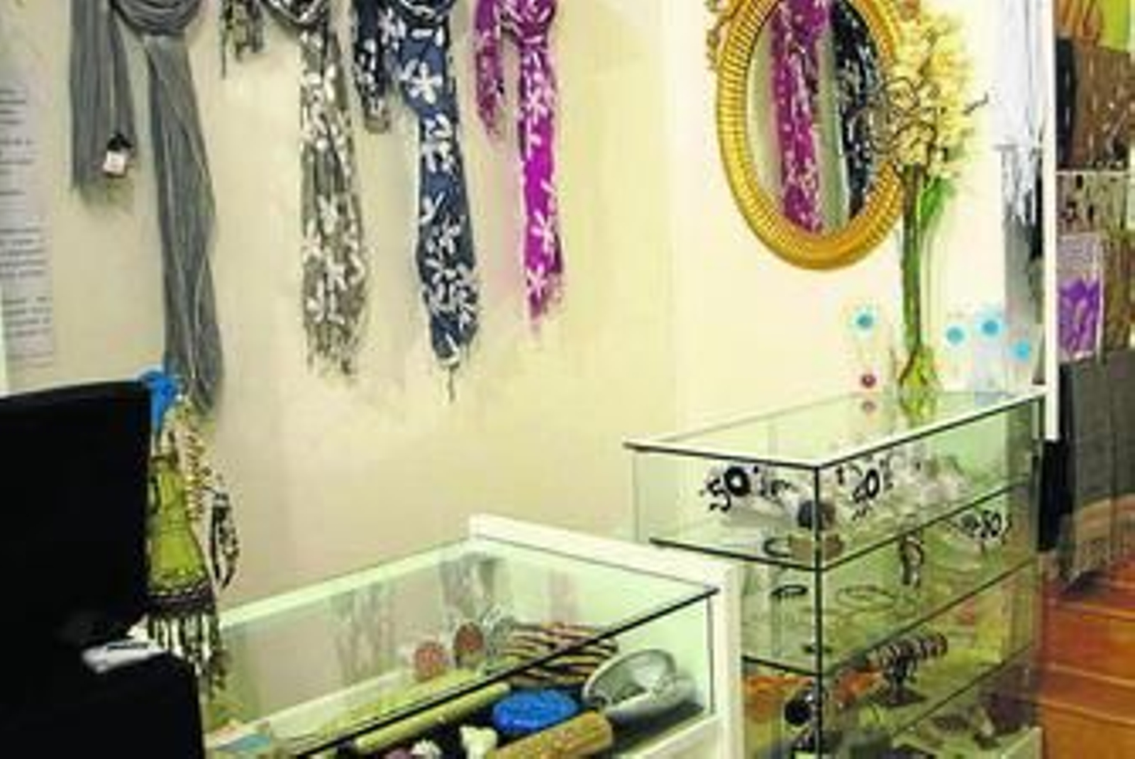 Bolsos desde 5 euros hasta 500 de Swarovski