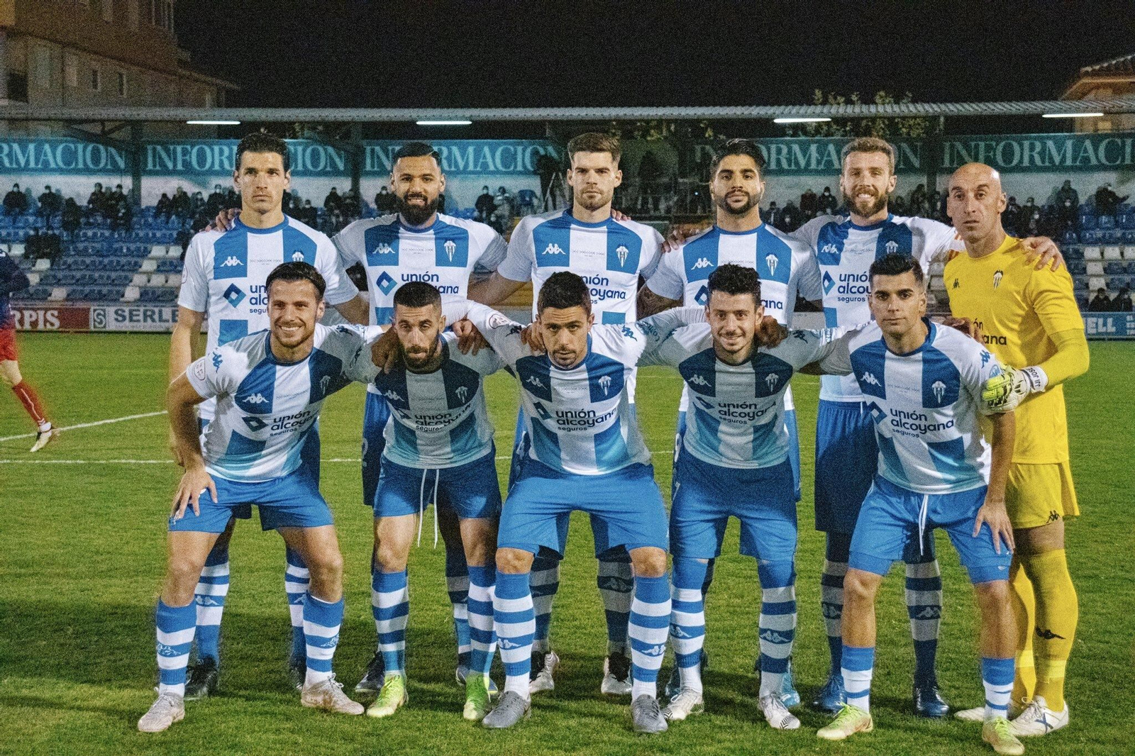 Una formación del Alcoyano en la presente temporada