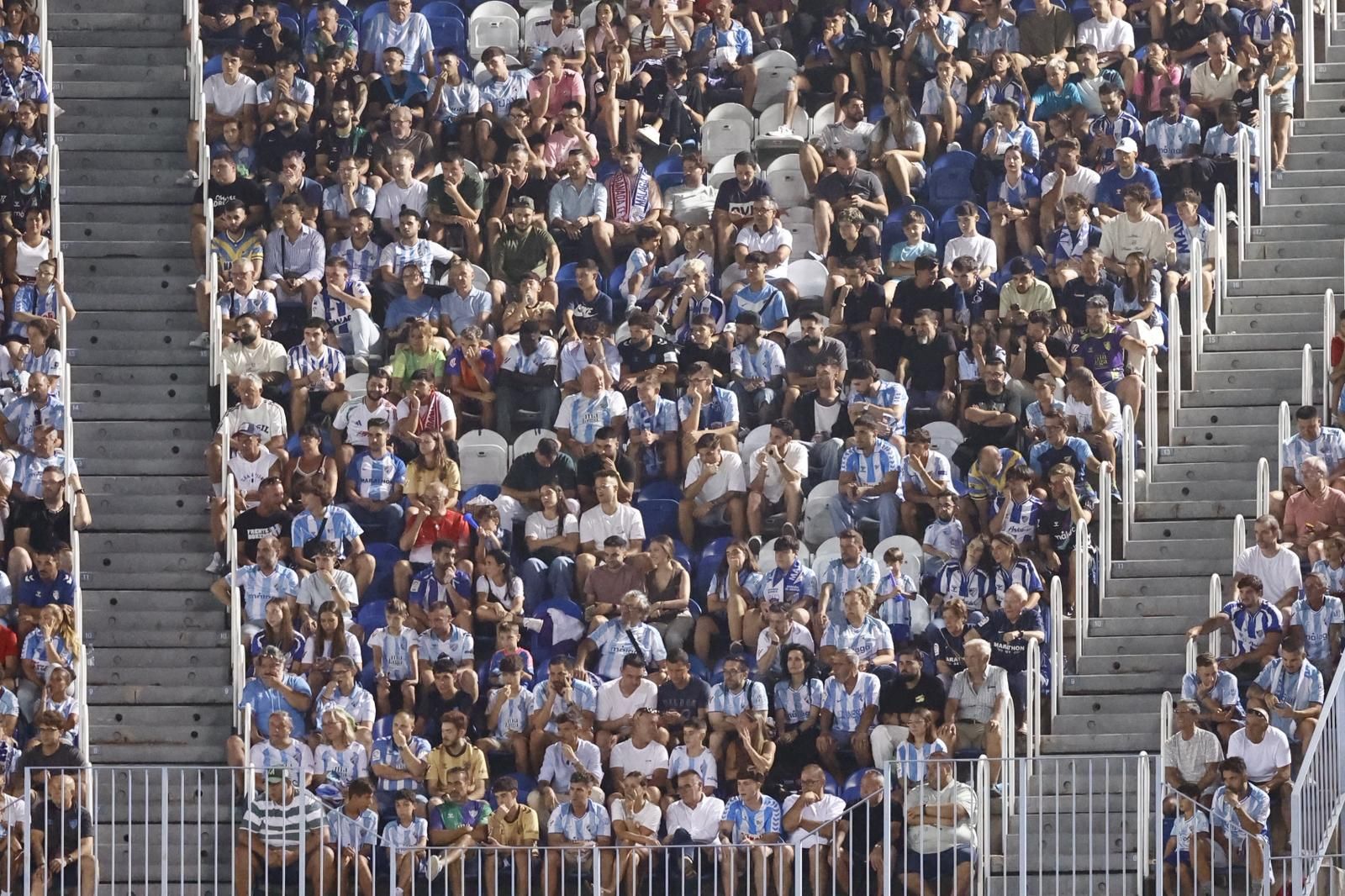 Búscate en las gradas de La Rosaleda durante el Málaga-Granada