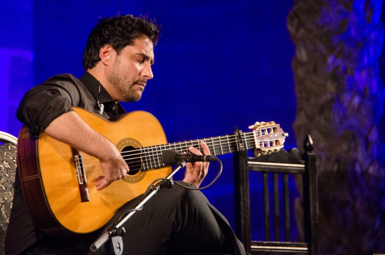 El guitarrista almeriense presentó sus nuevas composiciones en Sevilla.