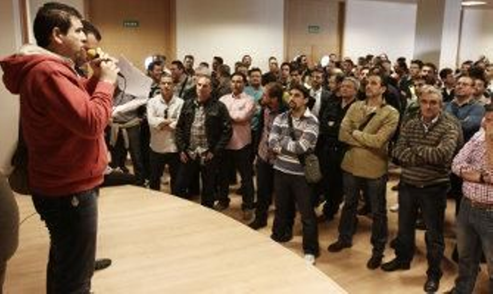 El Ayuntamiento pide cordura y tranquilidad a los policías locales