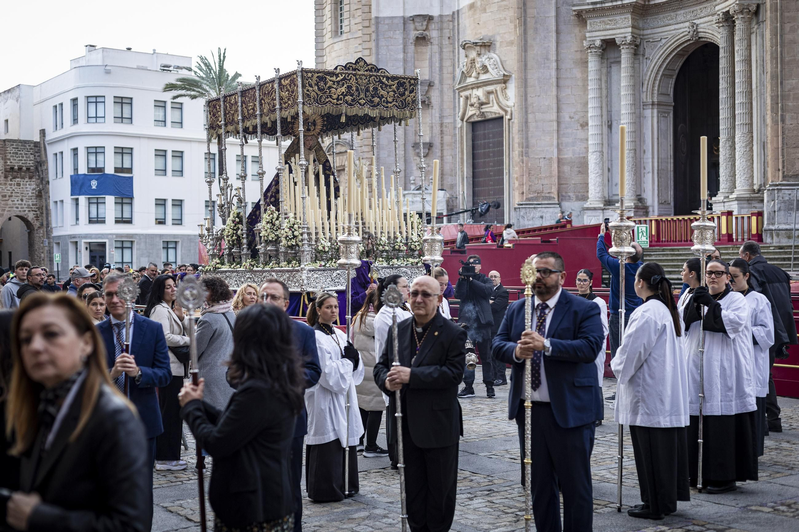 traslado columna semana santa cadiz 24.jpg