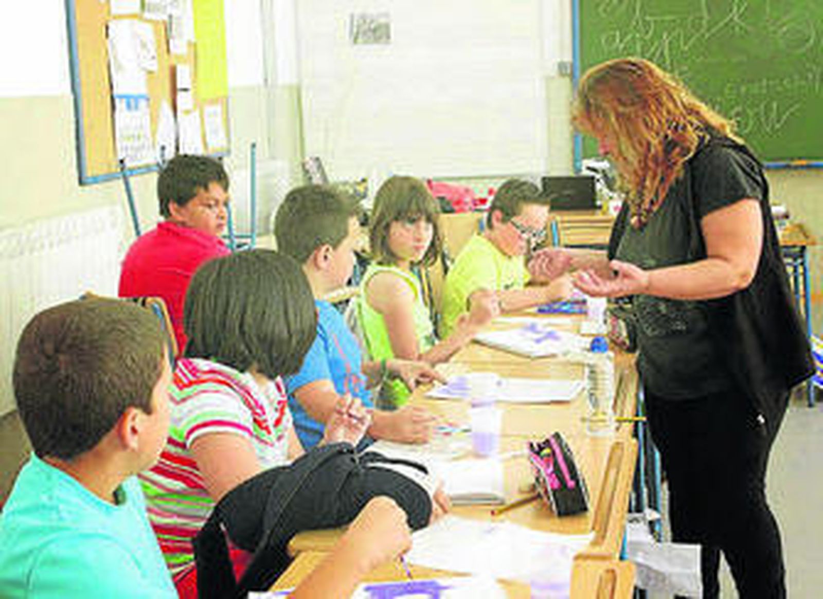 Taller práctico de pintura y música en el colegio público Andrés Manjón de Berja.