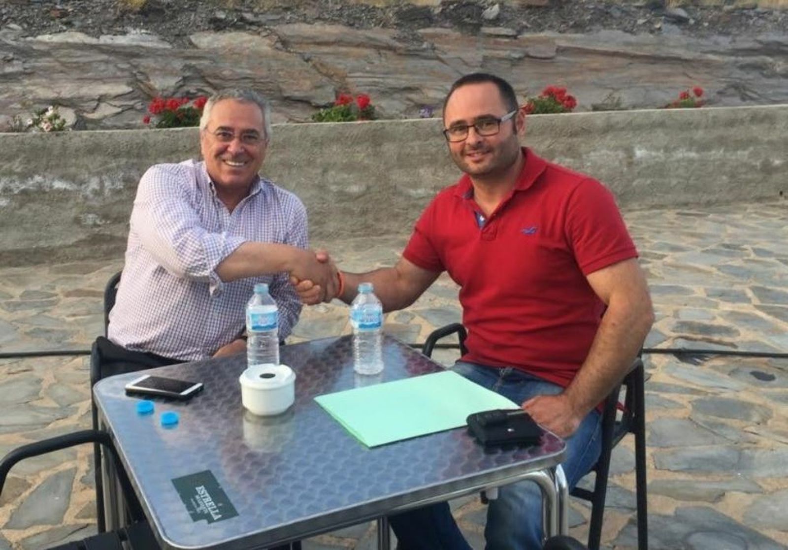 Miguel Guijarro y José Mateo sellaron el junio del año pasado el pacto de gobierno.