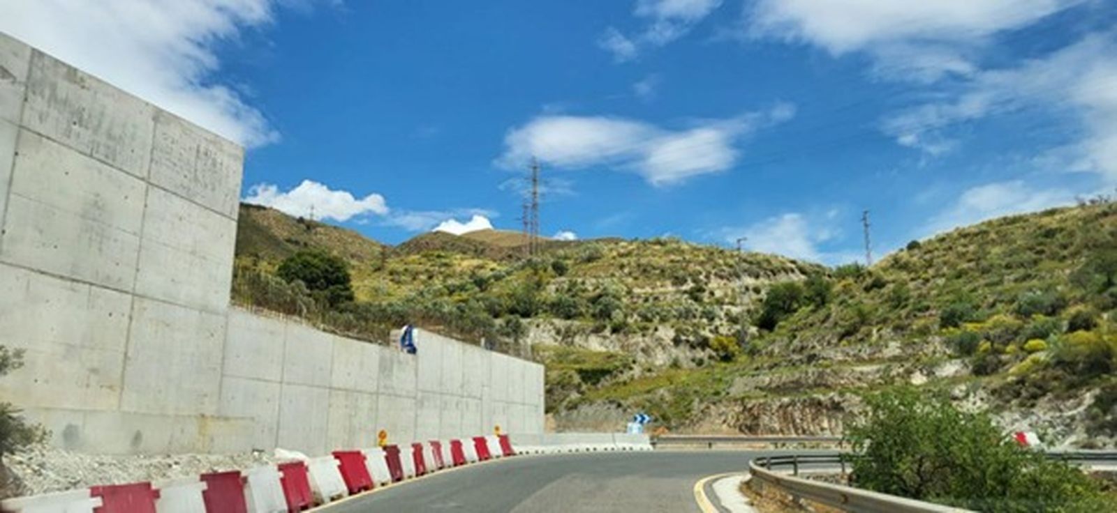Acceso a Lanjarón