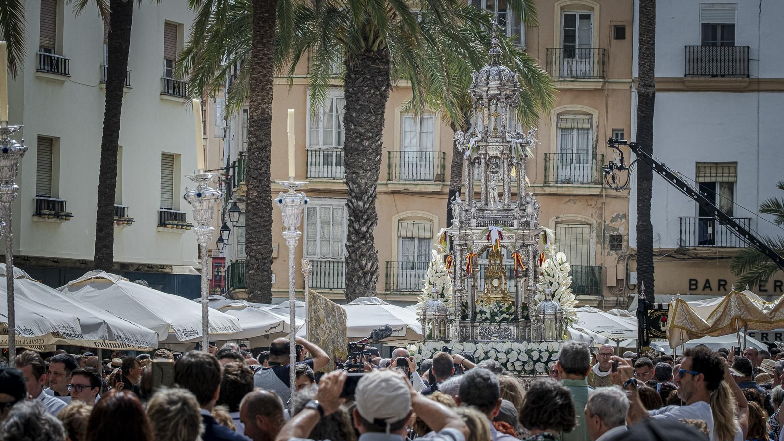 Búscate entre las imágenes del Domingo de Corpus en Cádiz