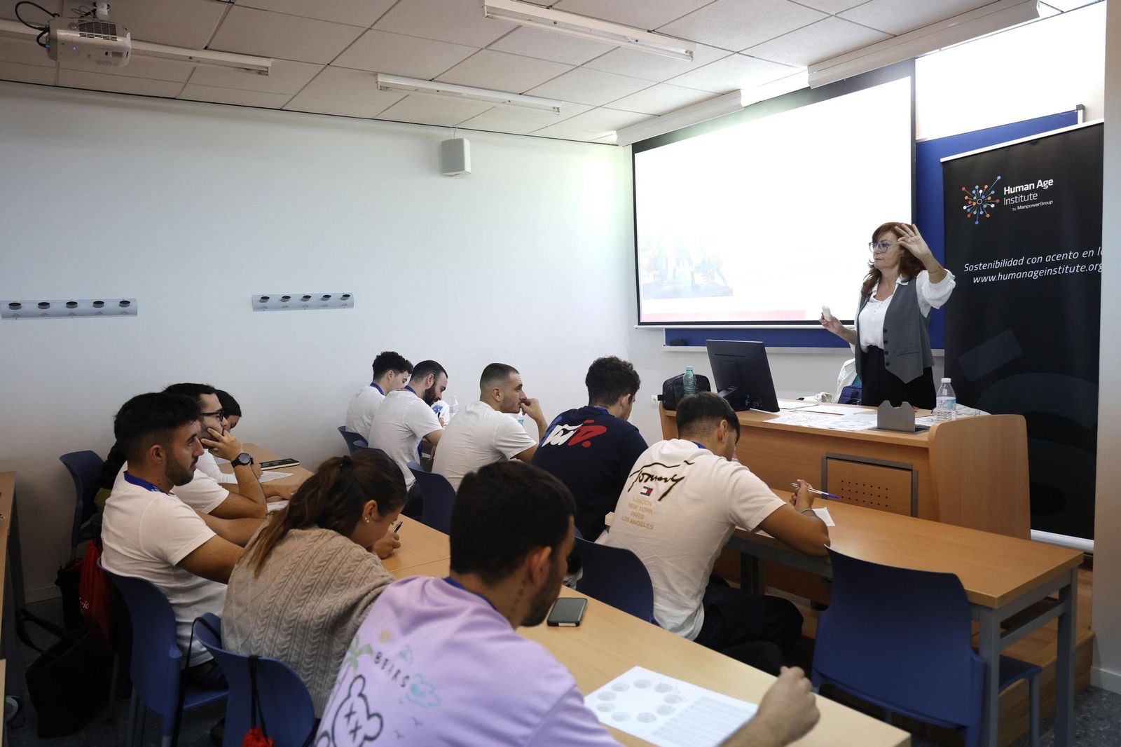 Alumnos en la Cátedra Fundación Moeve