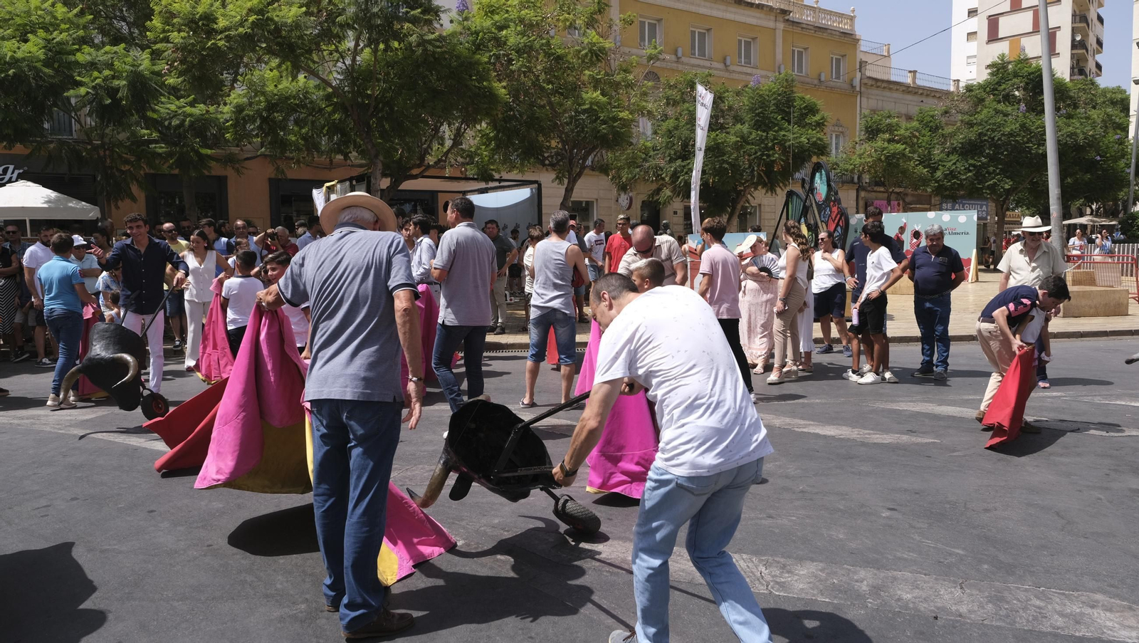 Exhibición de toreo de salón de la Escuela Taurina de Almería, en imágenes