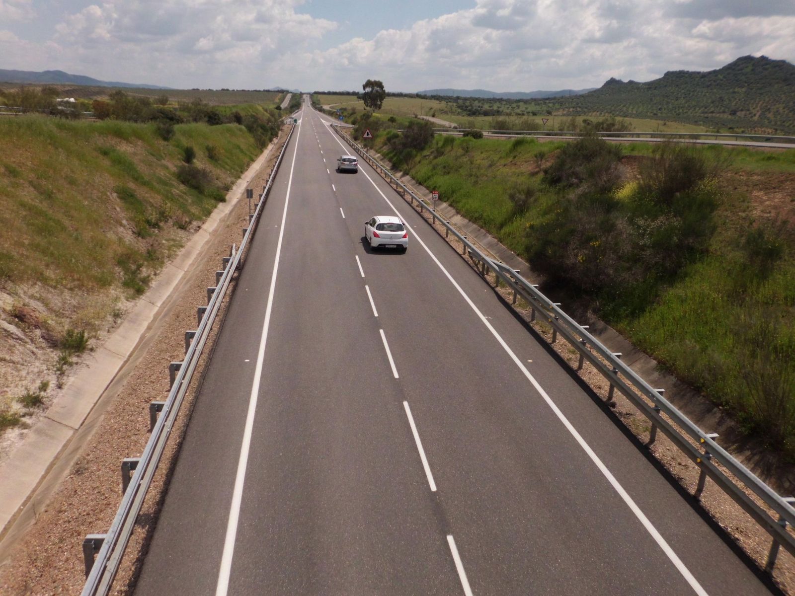 Carretera N-432 a su paso por Espiel.