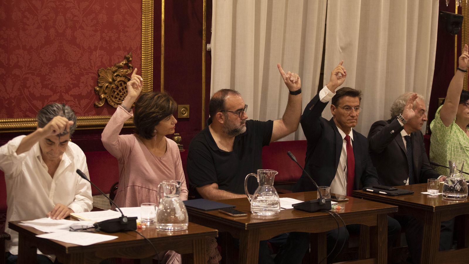 Concejales de UP y no adscritos votan a favor de los Prespuestos