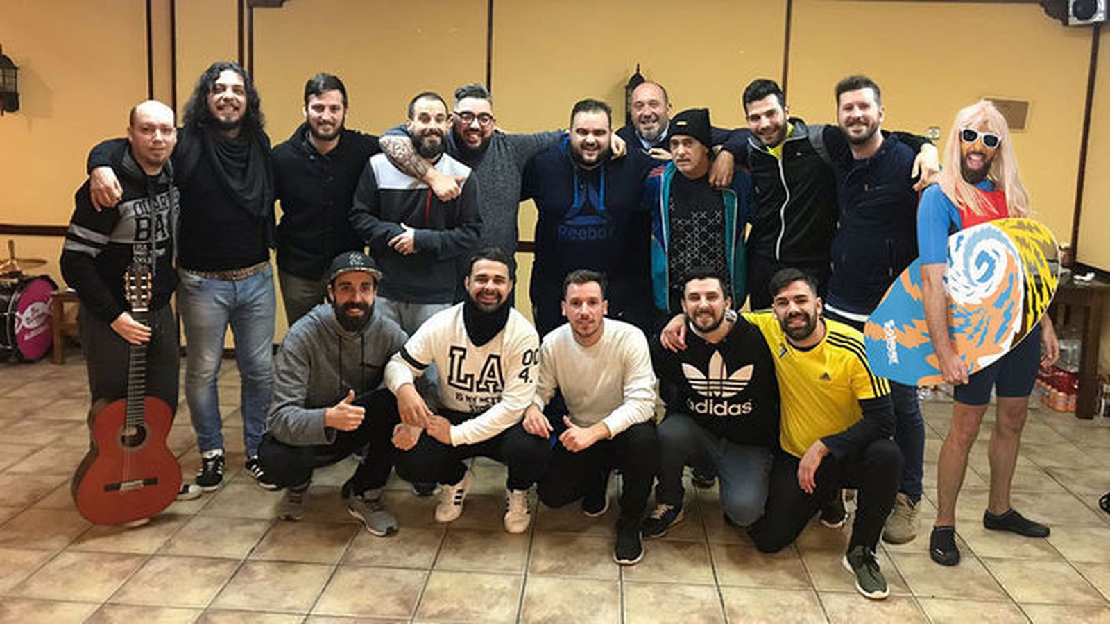 La comparsa de Juan Carlos Aragón, que este año se presenta con el nombre de 'Los mafiosos'.