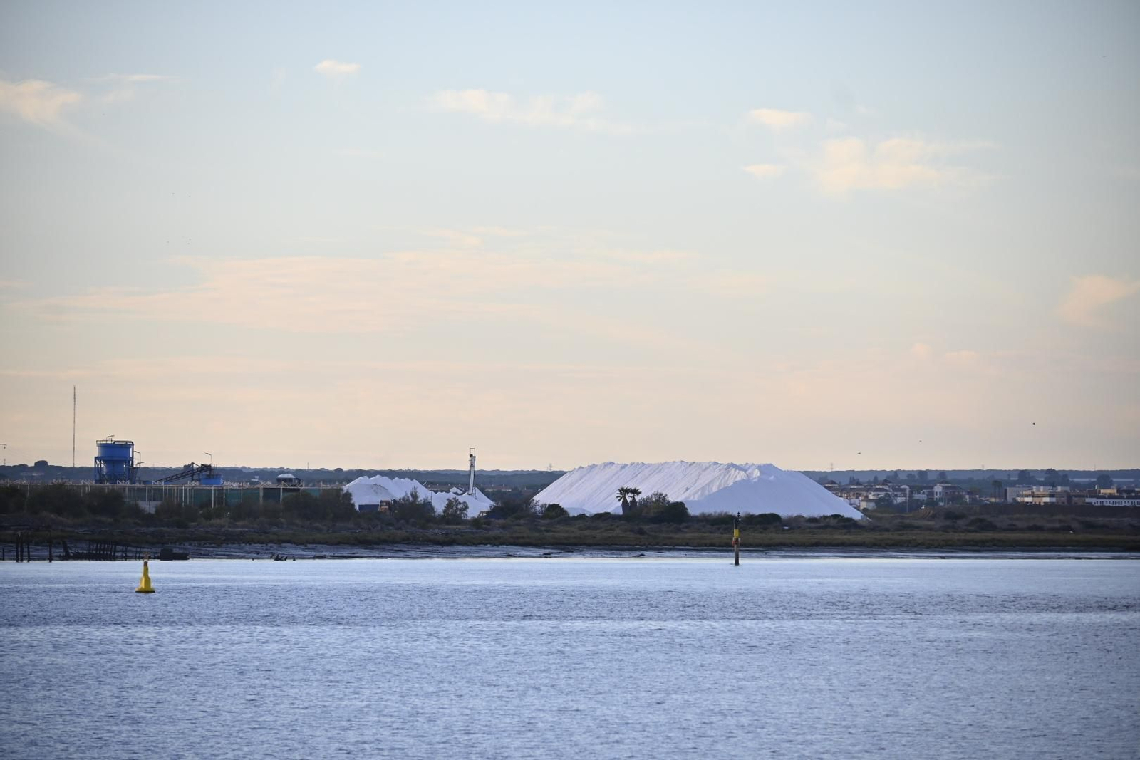 Un paseo por el Muelle del Tinto de Huelva, en imágenes