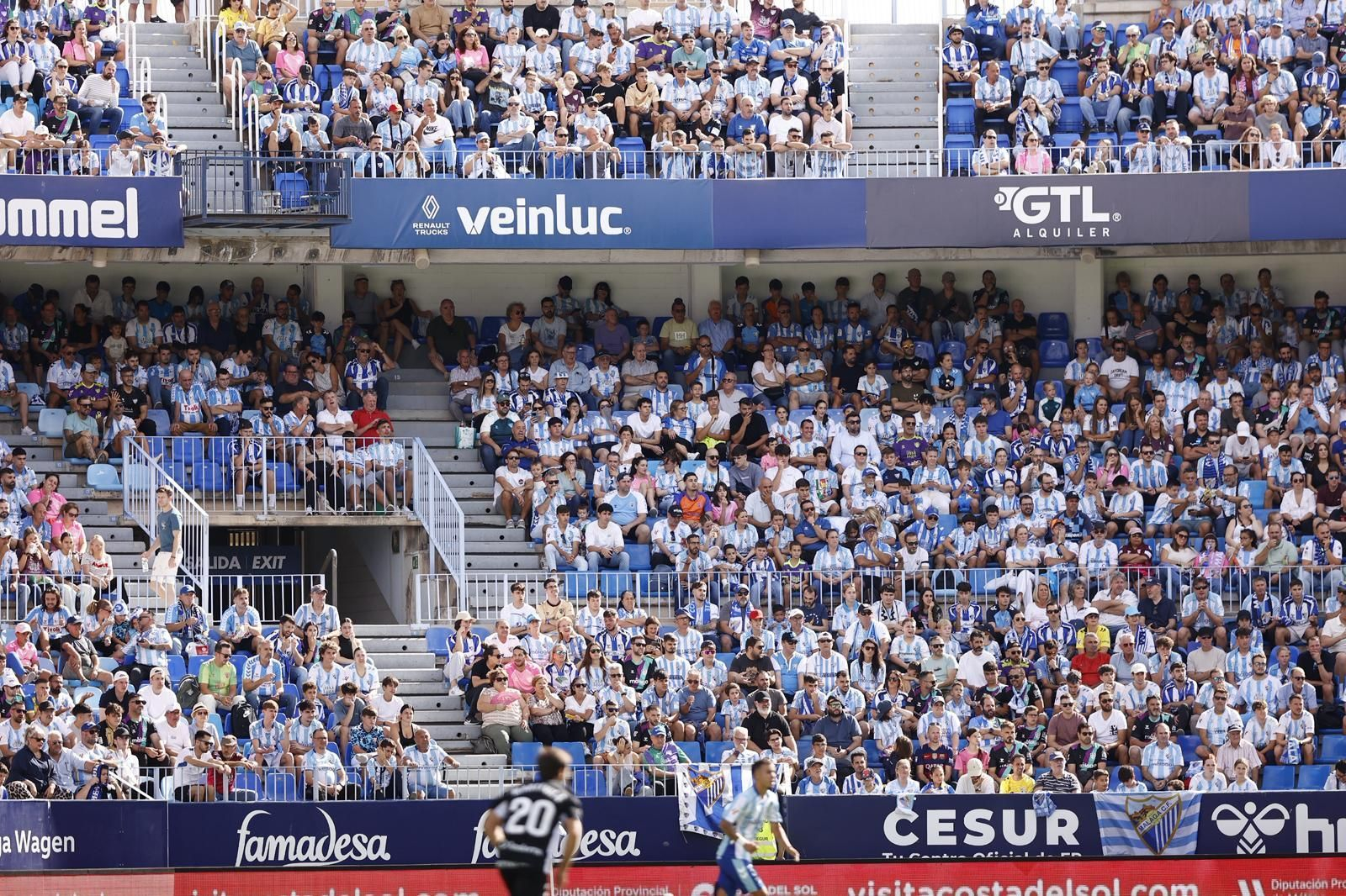 Búscate en las gradas de La Rosaleda durante el Málaga-Andorra