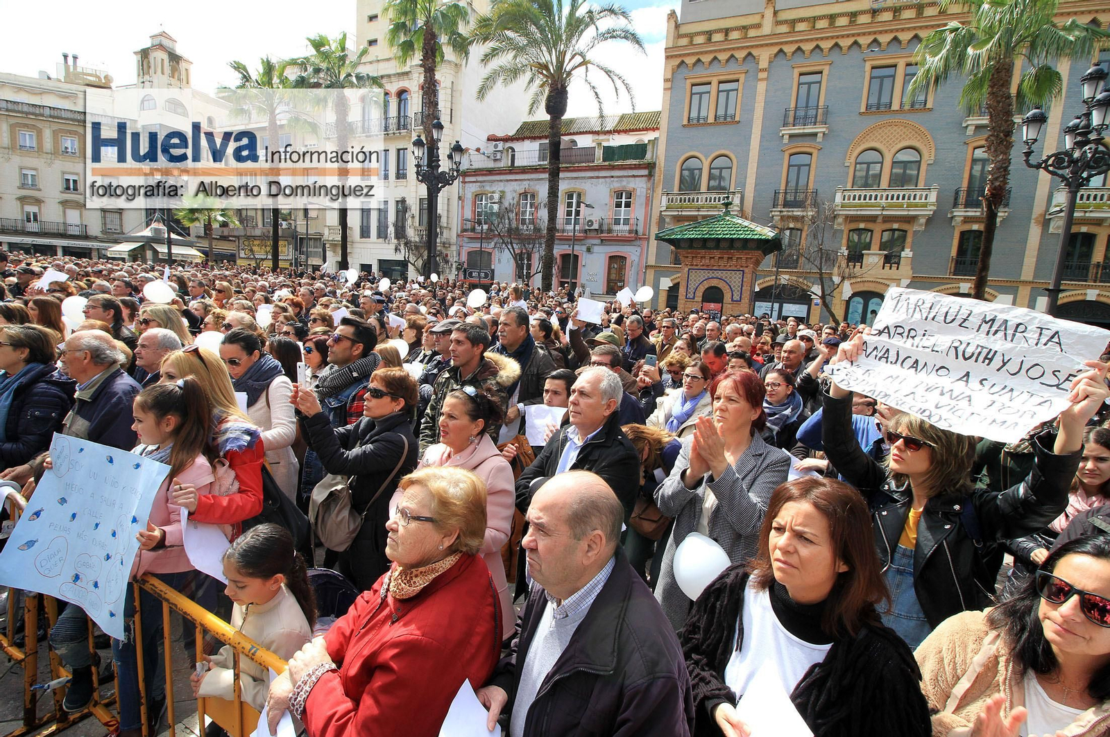 Imágenes de la manifestación contra la derogación de la prisión permanente revisable celebrada en Huelva