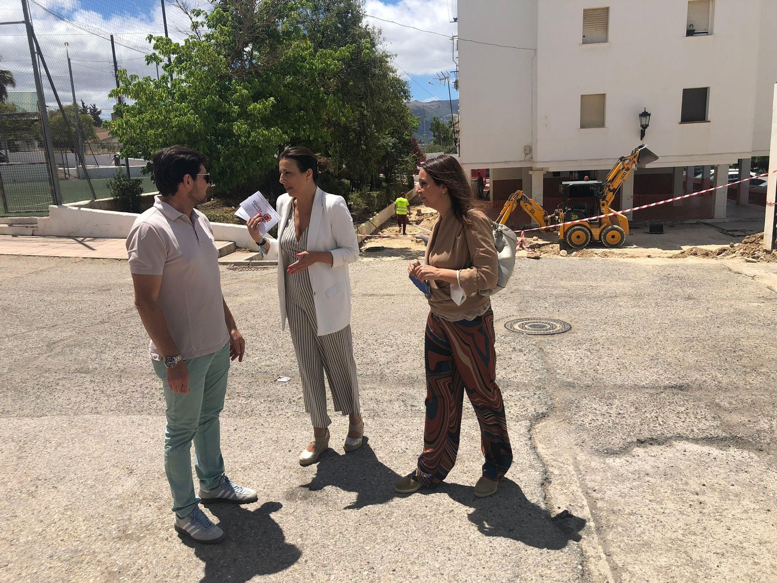 Visita de la alcaldesa y la delegada municipal de Obras a los trabajos.