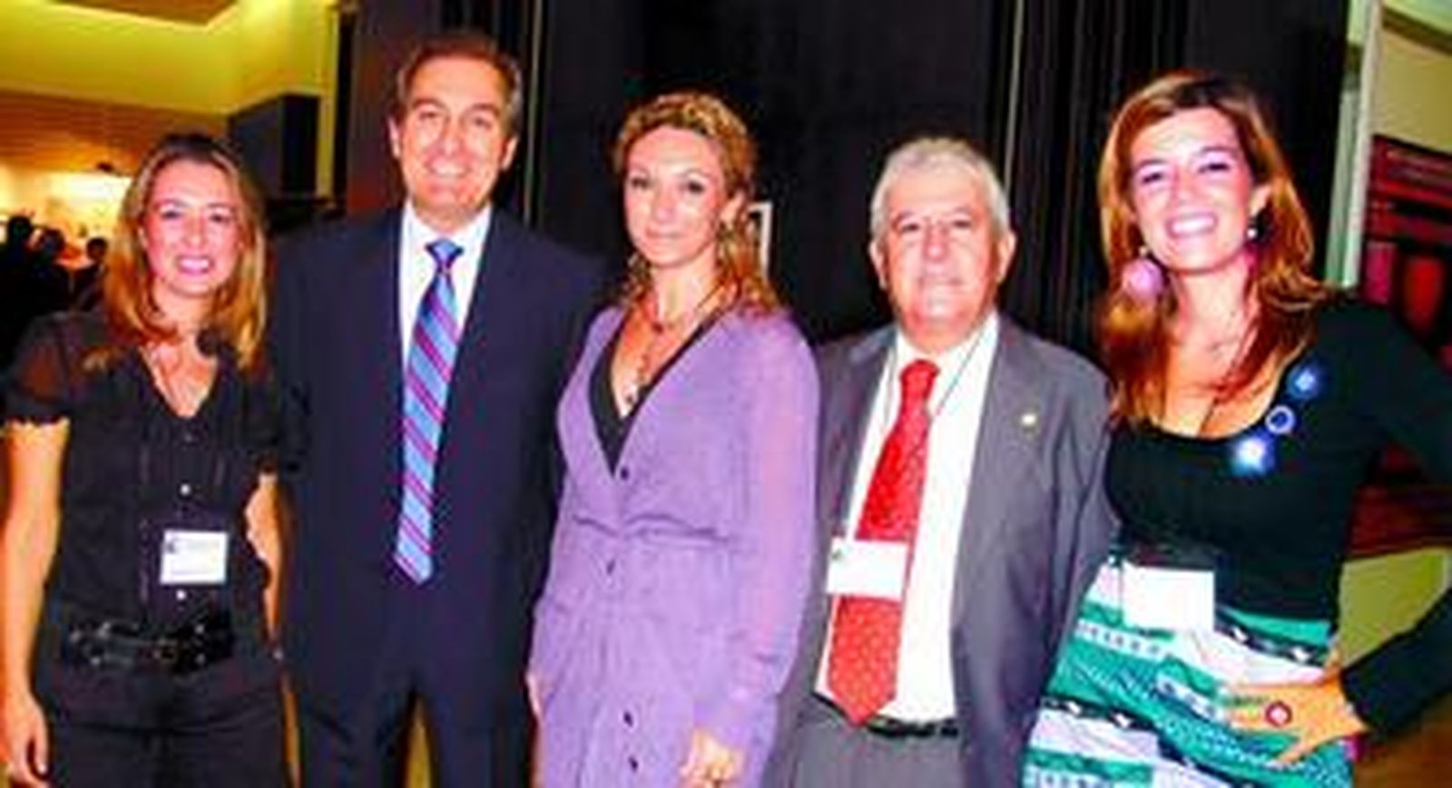 Los dermatólogos del H. V. del Rocío Lourdes Rodríguez y Julián Conejo-Mir (presidente de la Academia Nacional   de Dermatología); Amalia Pérez (H. Macarena), Jerónimo Escudero (H. de Valme) y Ana Molina (V. del Rocío).