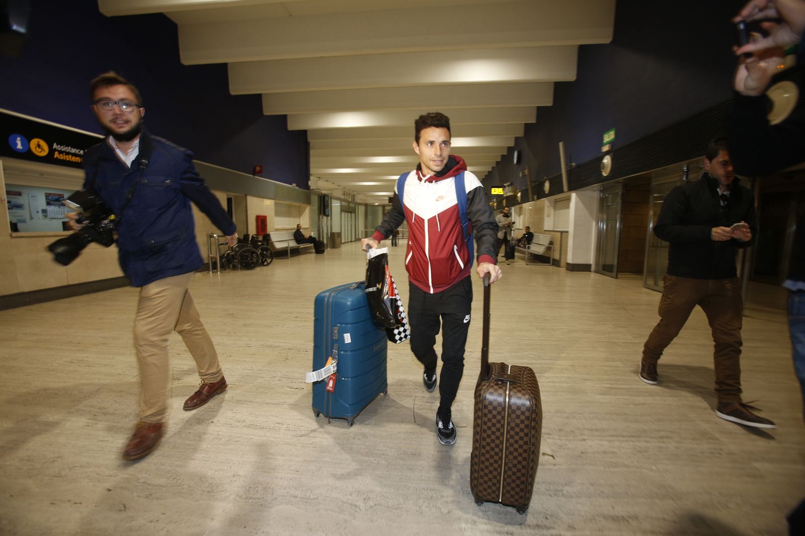 Rubén Castro, en el aeropuerto de Sevilla