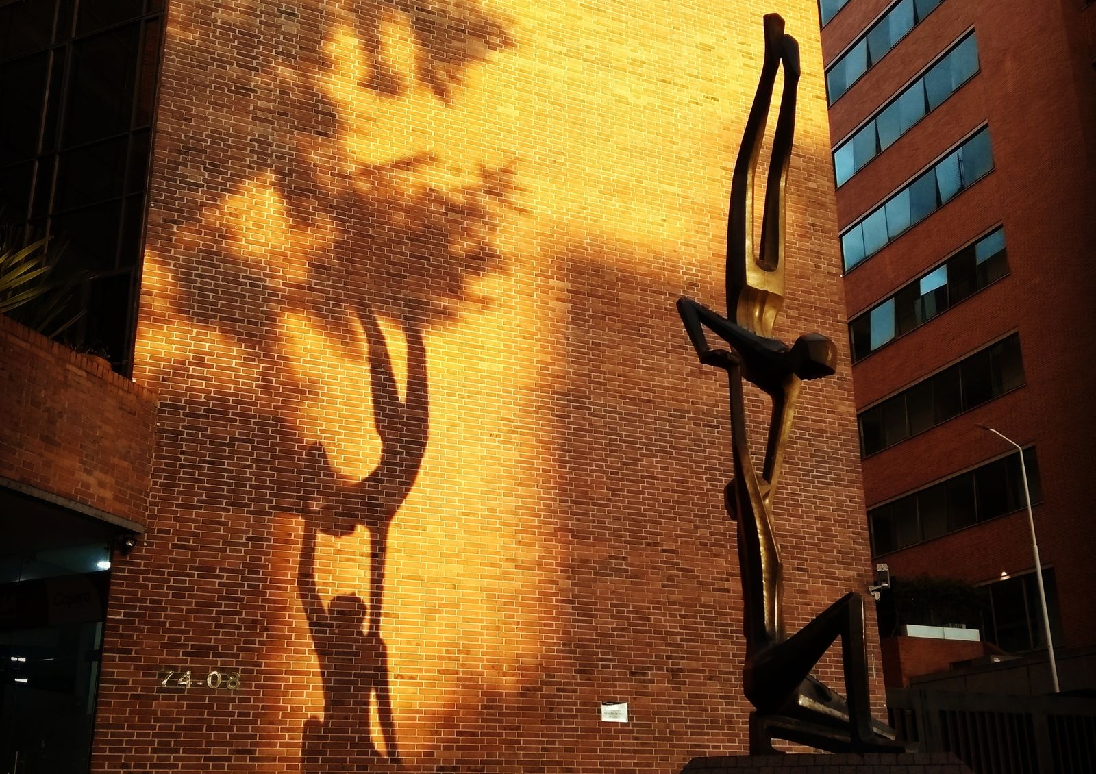 Carrera 9 # 74-08. Bogotá