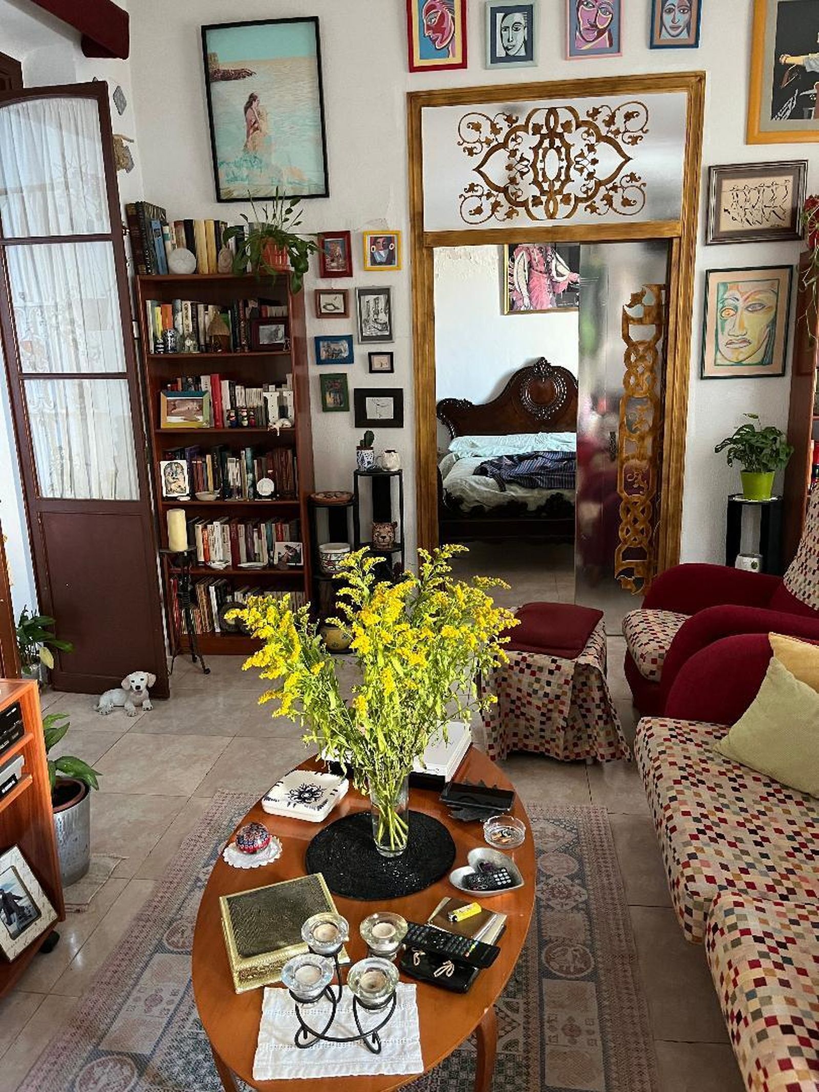 Así es la casa del Mentidero con obras de Costus