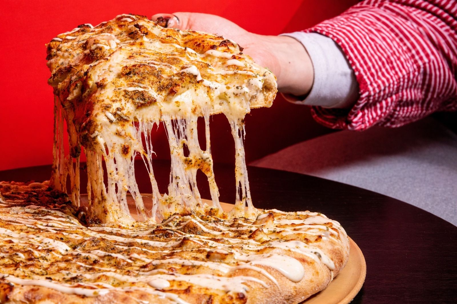 Solo esta semana puedes probar una porción de pizza Kebab totalmente gratuita en uno de los cuatro locales adheridos de la provincia de Jaén.