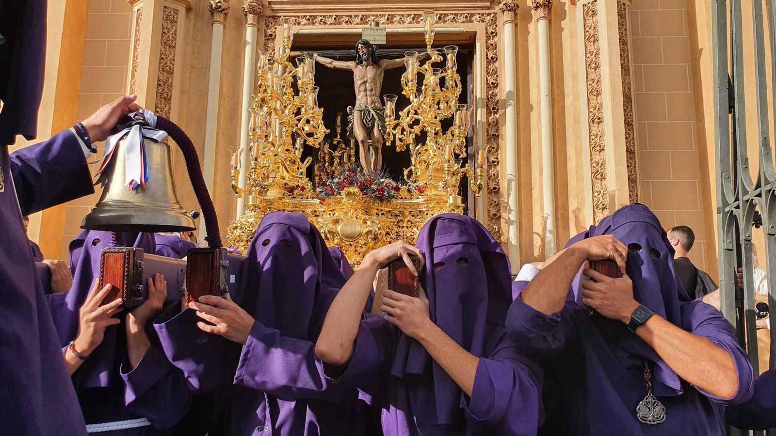 Salud en la procesión Magna de Málaga Salud en la procesión Magna de Málaga