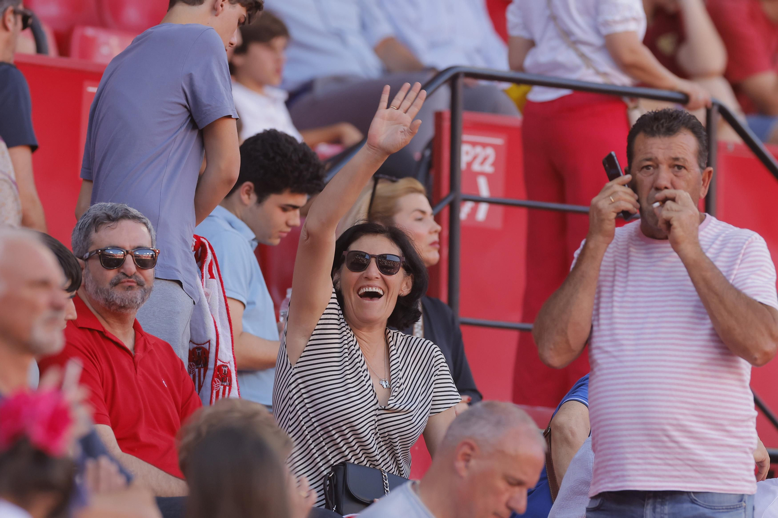 Búscate en las fotos del Sevilla-Español